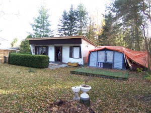 Baugrundstück mit massivem Wochenendbungalow in Werneuchen-Ost