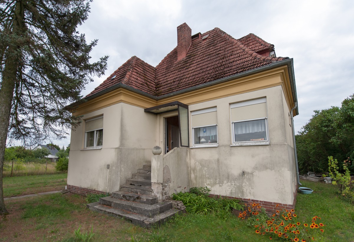 Klosterfelde bei Wandlitz: Sanierungsbedürftiges EFH in ...