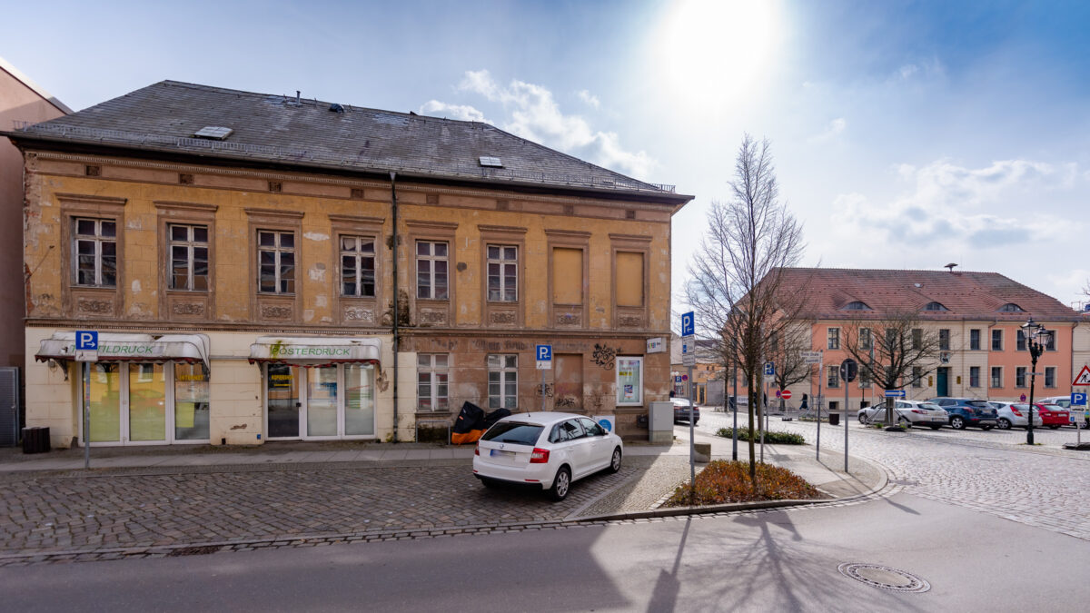 Denkmalschutzobjekt am Bernauer Marktplatz zu verkaufen, Sanierungsobjekt Zum Goldenen Löwen